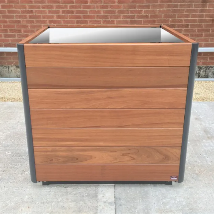 Toledo Timber Planter 1000 SQ - 1