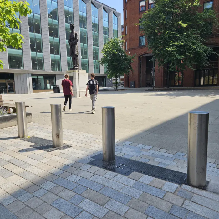 CT30MH PAS 68 219mm 30mph Manual Retractable HVM Bollard - 1
